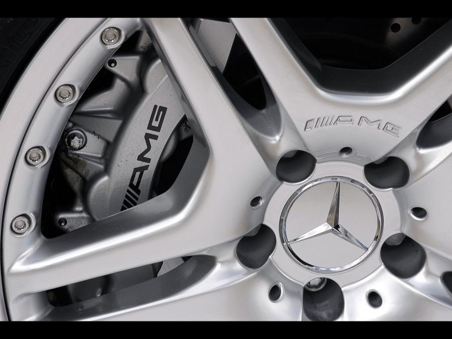  Mercedes-Benz SL55 AMG 2001 года  (фото 13 из 19)